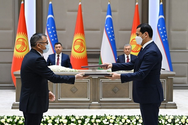 Uzbekistan and Kyrgyzstan sign 22 documents
