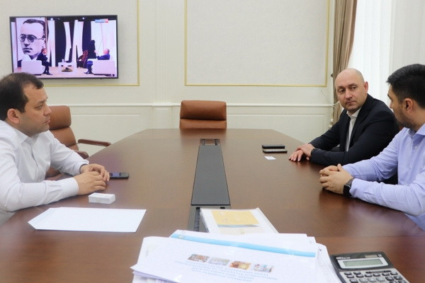 The Chairman of the Chamber of Commerce and Industry of Uzbekistan hosts a meeting with the Sales Director for Central Asia of Textima Export Import GmbH