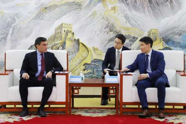 Обсуждены вопросы развития сотрудничества с компанией China Overseas