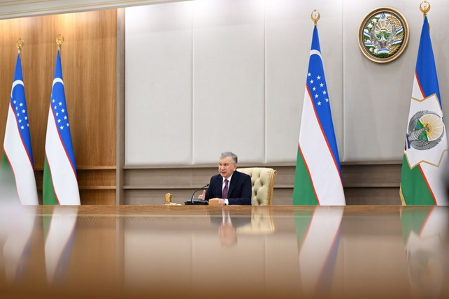 President Personally Stuck in Tashkent Traffic Jam, Criticizes Road Management