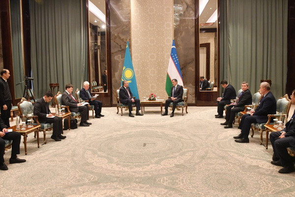 Uzbek, Kazakh FMs discuss prospects for further strengthening bilateral relations