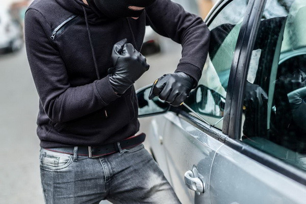 A man who stole a car was detained in the city of Termez