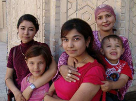 Uzbekistan present exhibition about women in Malaysia