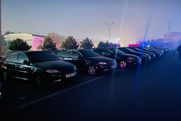 В Фергане провели профилактическую беседу с владельцами черных Gentra