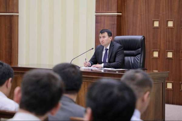 Министр МИВТ обсудил с предпринимателями актуальные вопросы в сфере транспорта и логистики