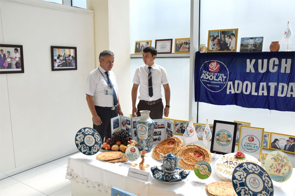 Adolat Party organizes photo exhibition dedicated to Uzbekistan’s Independence Day