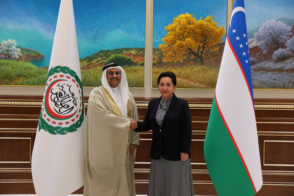 A meeting was held in the Senate with the Chairman of the Arab Parliament Adil bin Abdul Rahman al-Asumi