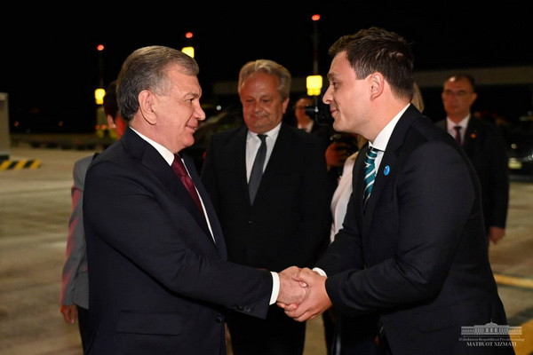 President of Uzbekistan completes his working visit to Hungary