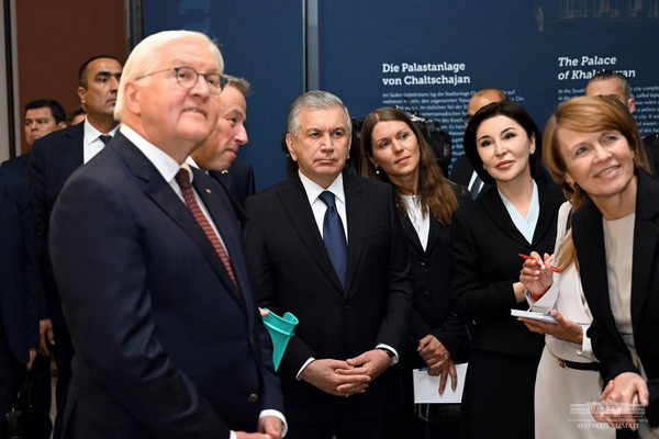 Ўзбекистон ва Германия Президентлари ўзбек халқининг маданий-тарихий меросига бағишланган ноёб кўргазмани очиб бердилар