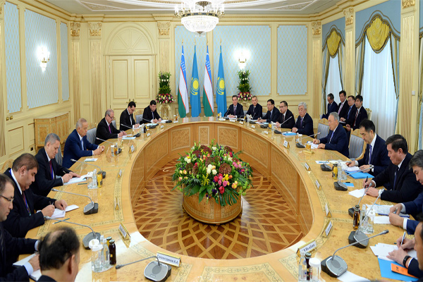 Ислам Каримов посетил с официальным визитом Республику Казахстан