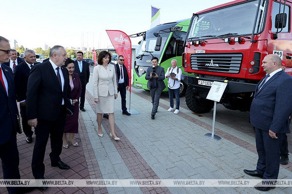 MAZ signs a contract for the supply of equipment to Uzbekistan for US$1 million.
