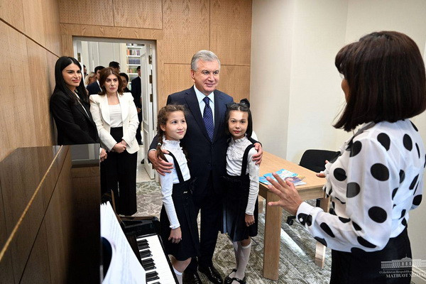 Президент пообщался с юными читателями