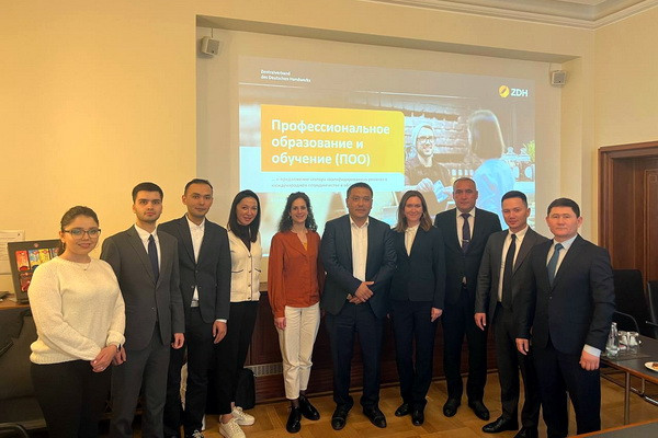 A delegation of the Chamber of Commerce and Industry of Uzbekistan gets acquainted with the activities of the Central Association of German Crafts