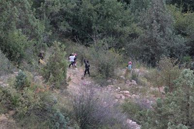 Ministry of Emergency Situations evicts 50 people from stuck ropeway