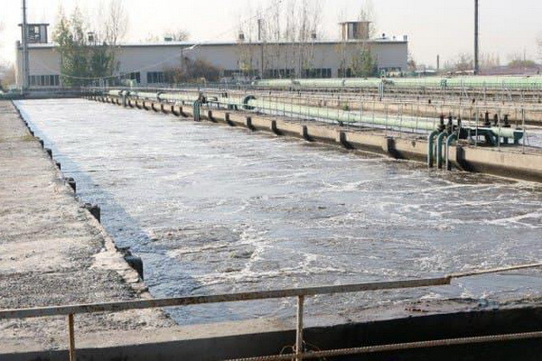 Senate studies unpleasant smell in Sergeli district