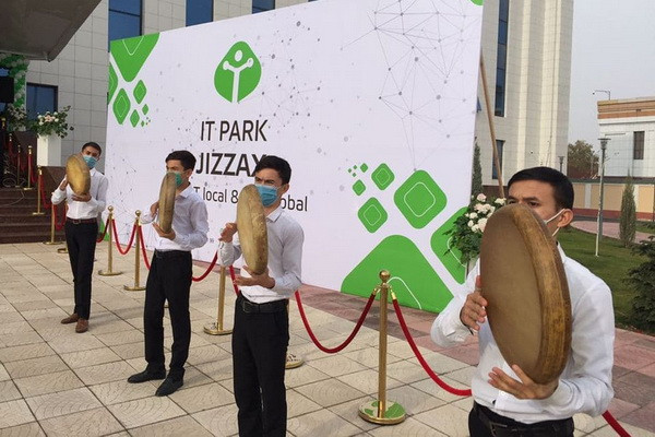 President of Tatarstan visits the IT-park of the city of Jizzakh