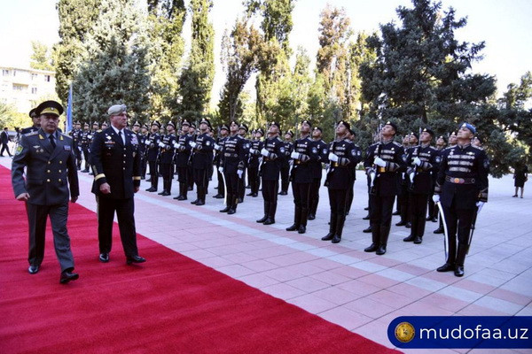 The Minister of Defense of Uzbekistan receives the commander of the US Central Command