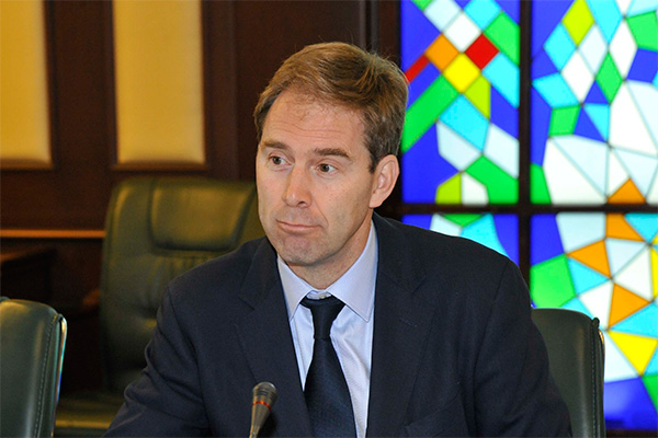 Uzbek FM receives Tobias Ellwood