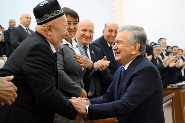 Мирзиёев: 27 лет хлопок выращивали без науки, теперь достигнут прогресс