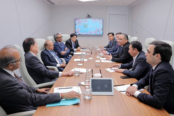 The Minister of Agriculture of Uzbekistan receives the heads of Indorama and Wilmar