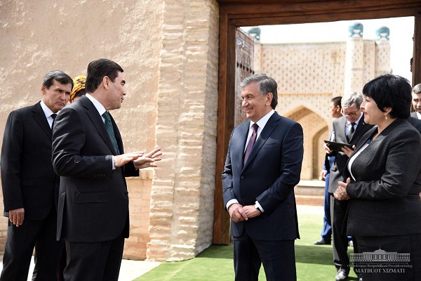 Президентлар Хивадаги тарихий обидаларни томоша қилди