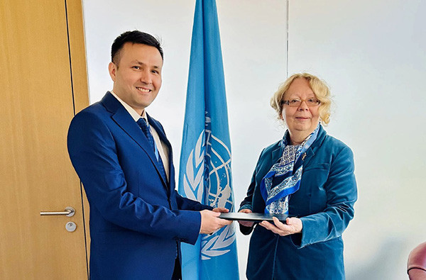 New permanent representative of Uzbekistan presents his credentials to the head of the UN Office in Geneva