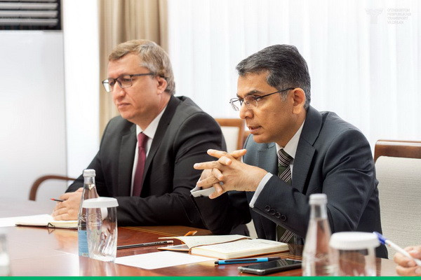 Министр транспорта встретился с послом Пакистана