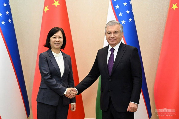 President of Uzbekistan meets with the Chairman of the Silk Road Fund