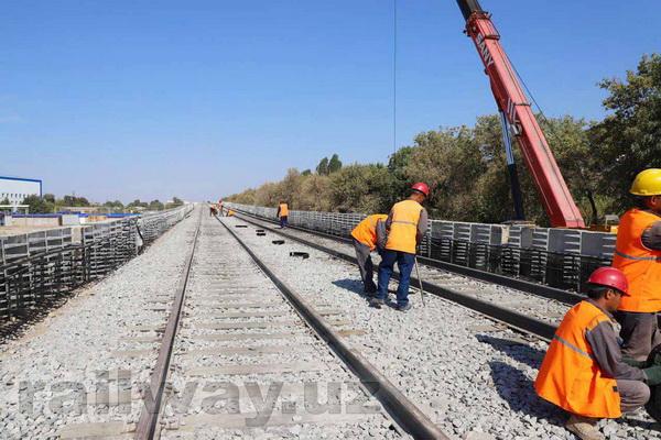 Laying of rails starts on elevated underground line