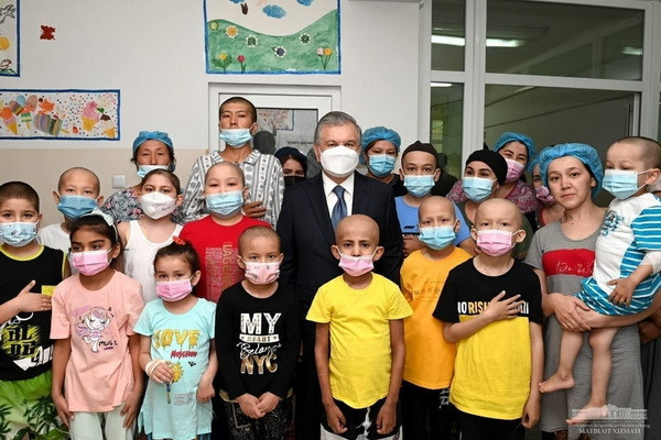 Shavkat Mirziyoyev visited children at the Hematology Center