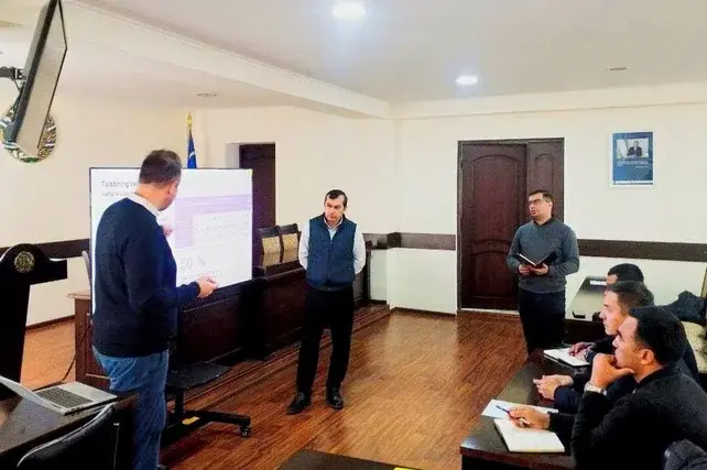 Транспорт вазирлиги Самарқанд учун электр автобусларини сотиб олишнинг иккинчи босқичини муҳокама қилди.