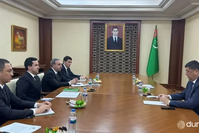 O‘zbekiston elchisi Turkmaniston savdo va tashqi iqtisodiy aloqalar vaziri bilan uchrashdi