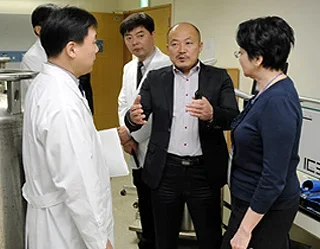 Uzbek delegation familiarizes with Korean healthcare system