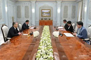 President of Uzbekistan receives the Minister of Foreign Affairs of Japan