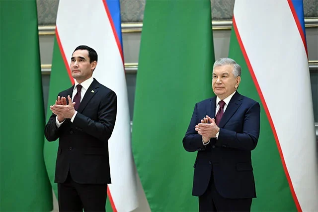 Президенты Узбекистана и Туркменистана запустили зону приграничной торговли