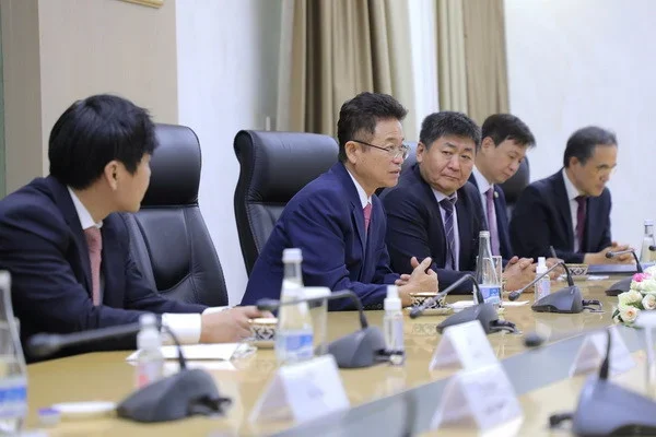 Prospects for strengthening interregional cooperation with South Korea were considered