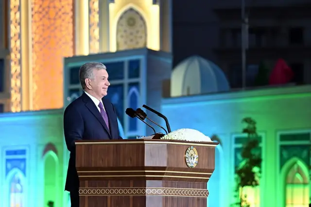 Mirziyoyev Meets Residents of Tashkent Region