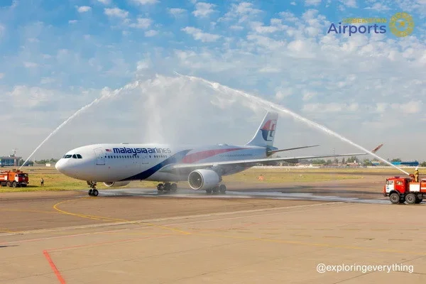 The first flight of Malaysia Airlines was solemnly welcomed in Tashkent