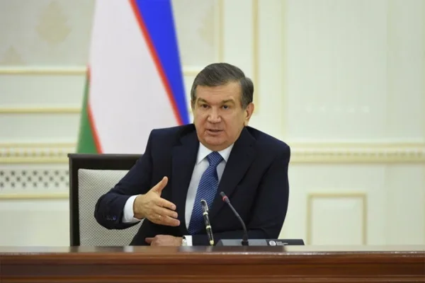 Президент Узбекистана ознакомился с проектами в сфере легкой промышленности