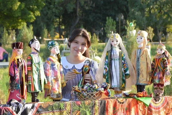 ДП «Миллий тикланиш» провела фестиваль национальных кукол