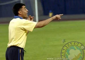 Pakhtakor coach resigns  