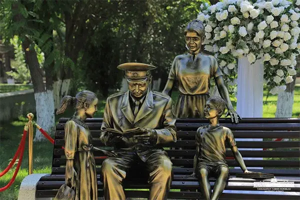 Monument "Kitobkhon Oila" - "Reading Family" opened in Tashkent