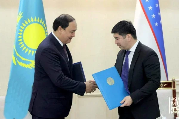 The ministers of agriculture of Uzbekistan and Kazakhstan sign a program of cooperation to increase mutual trade and implement joint projects