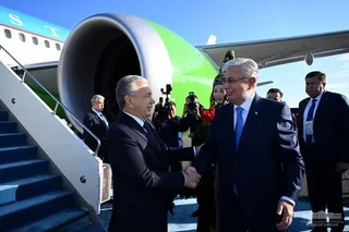 Ўзбекистон Президенти Остонага келди