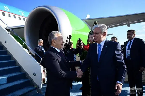 Ўзбекистон Президенти Остонага келди