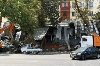 В Чиланзаре начали снос незаконных построек вдоль Катартала