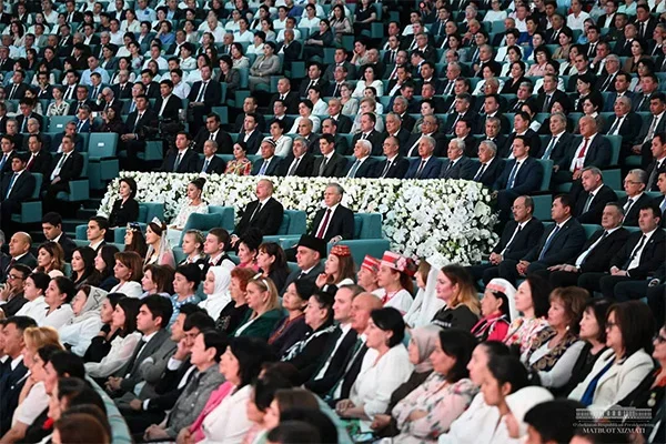 Presidents of Uzbekistan and Azerbaijan attend joint concert