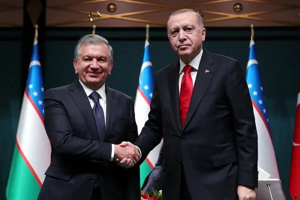 Президент Узбекистана посетит с рабочим визитом Турцию
