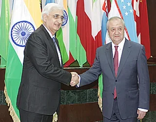 Uzbek, Indian FMs hold talks in Tashkent