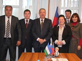 Uzbek Consul holds negotiations at Omsk Commerce Chamber